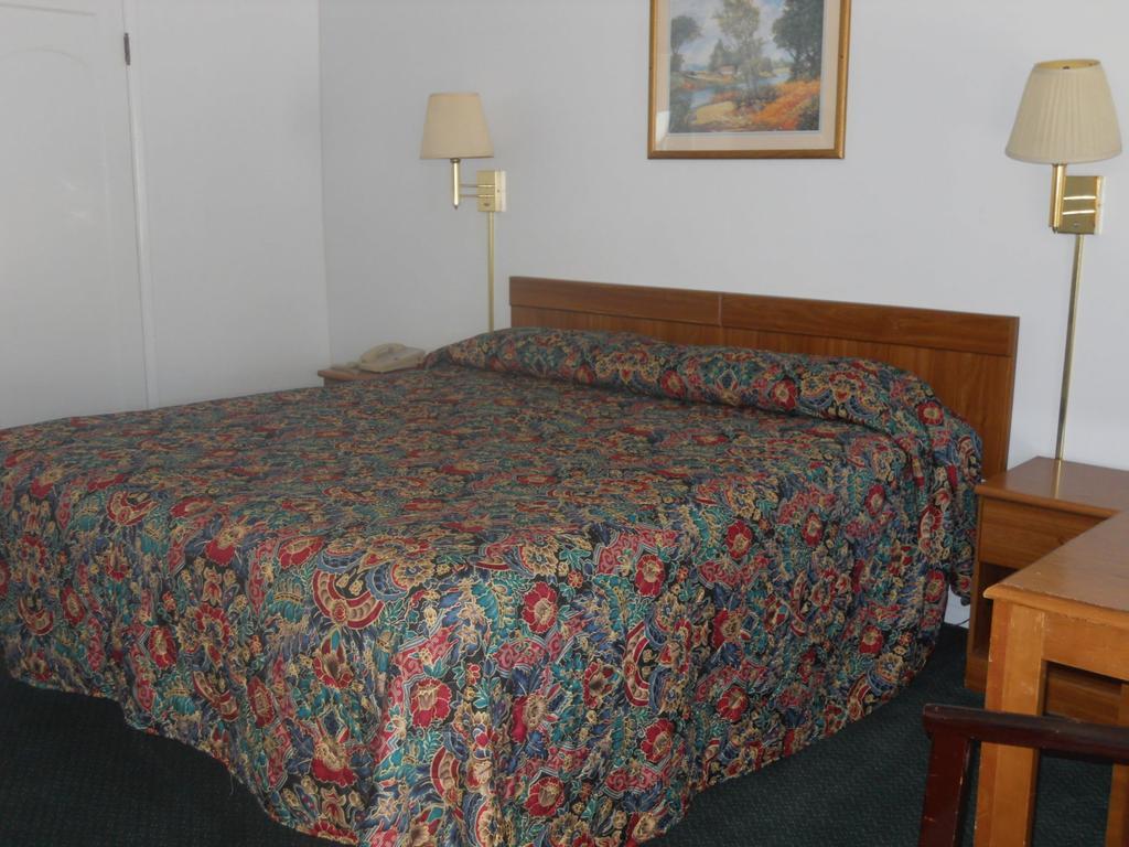 Motel Garberville Room photo